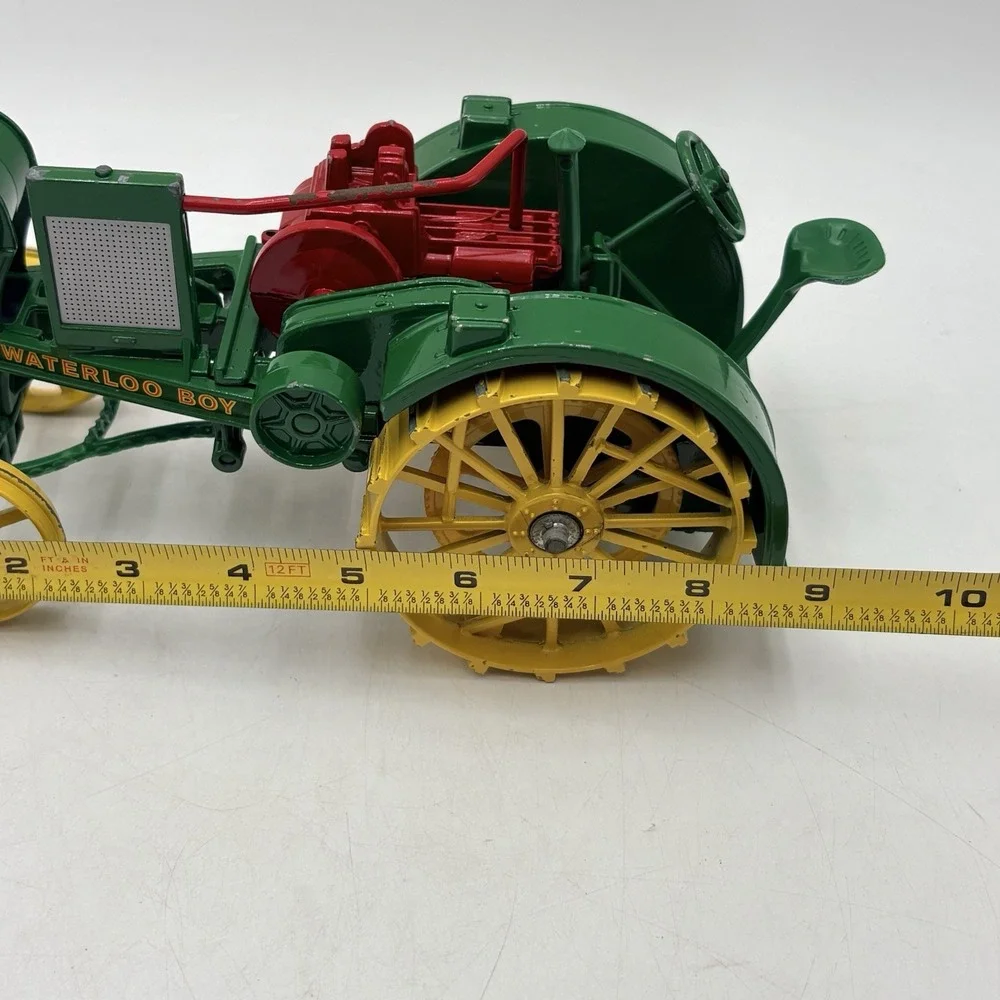 ERTL John Deere Waterloo‎ Boy Model 